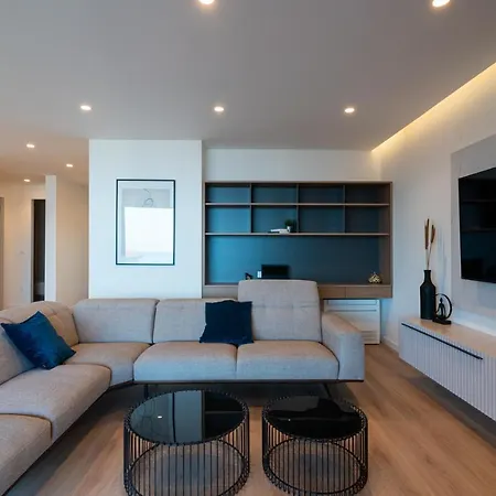 Apartment Luxurious In *