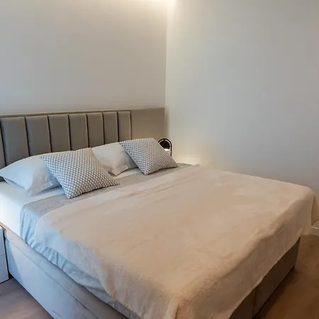 Apartment Luxurious In