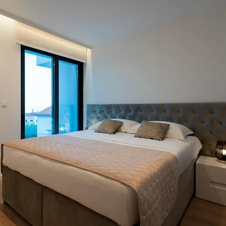 Luxurious In Apartment