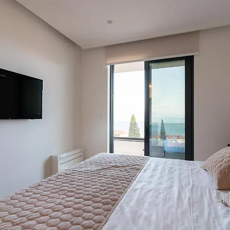 Luxurious In Apartment