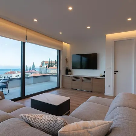 Luxurious In Apartment